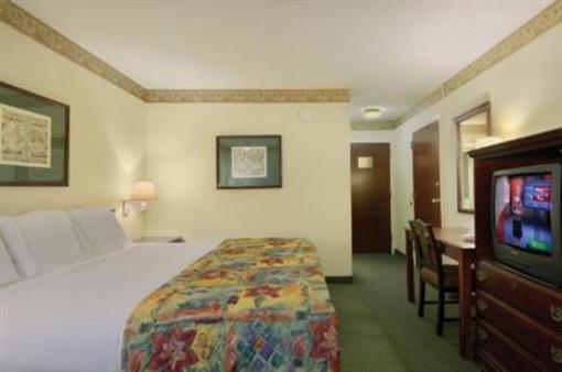 фото отеля Red Roof Inn Fayetteville (North Carolina)