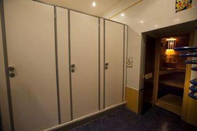 фото отеля Bear Hostel on Zubovskiy