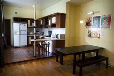 фото отеля Bear Hostel on Zubovskiy