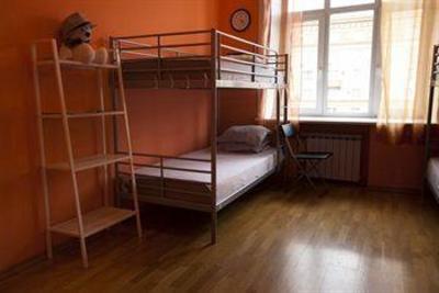 фото отеля Bear Hostel on Zubovskiy