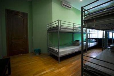 фото отеля Bear Hostel on Zubovskiy