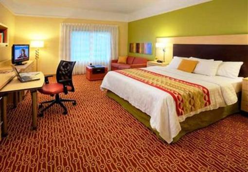 фото отеля TownePlace Suites Dallas Lewisville