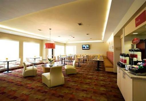 фото отеля TownePlace Suites Dallas Lewisville