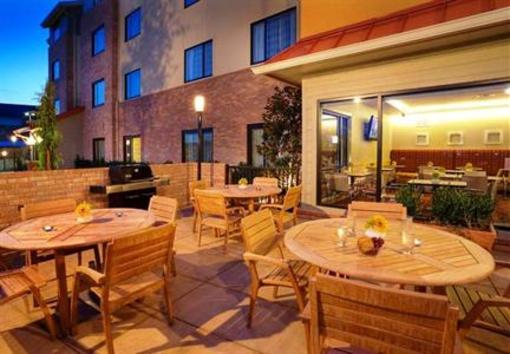 фото отеля TownePlace Suites Dallas Lewisville