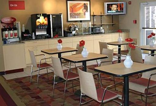 фото отеля TownePlace Suites Wichita East