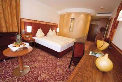 фото отеля Thermenhotel