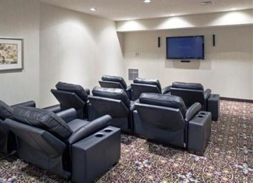 фото отеля Staybridge Suites Omaha 80th & Dodge