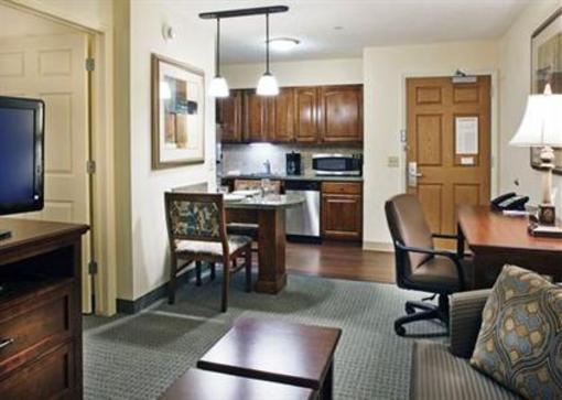 фото отеля Staybridge Suites Omaha 80th & Dodge