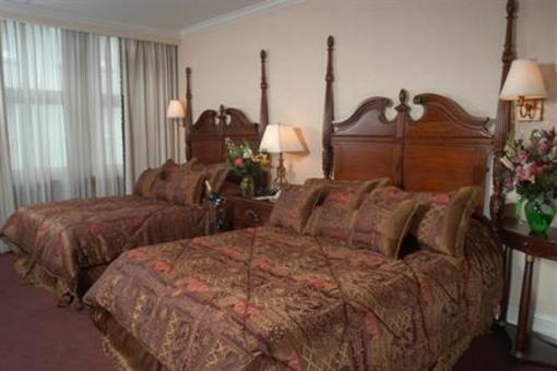 фото отеля Queen & Crescent Hotel