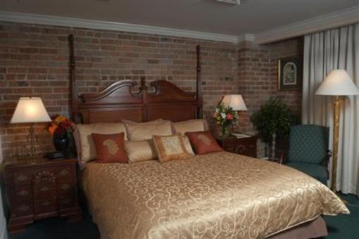 фото отеля Queen & Crescent Hotel