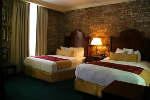 фото отеля Queen & Crescent Hotel
