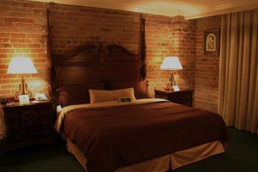 фото отеля Queen & Crescent Hotel