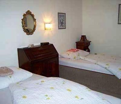 фото отеля Hotel Am Hallenbad Garni Ratingen