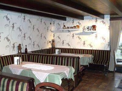 фото отеля Hotel Am Hallenbad Garni Ratingen