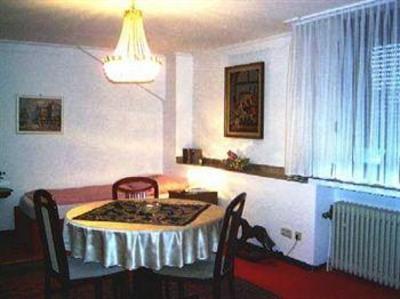 фото отеля Hotel Am Hallenbad Garni Ratingen