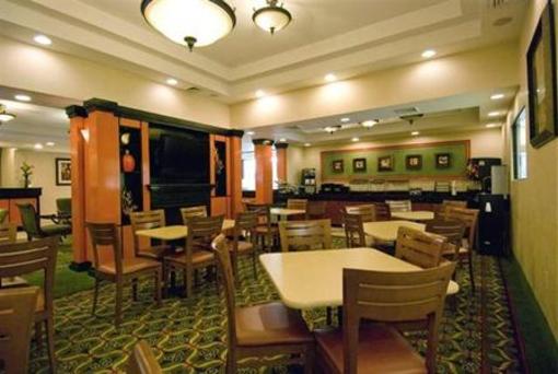 фото отеля BEST WESTERN New Englander