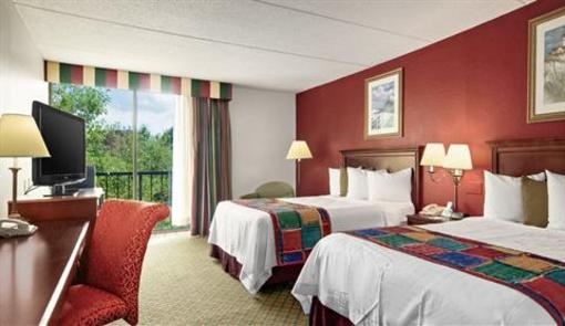 фото отеля BEST WESTERN New Englander