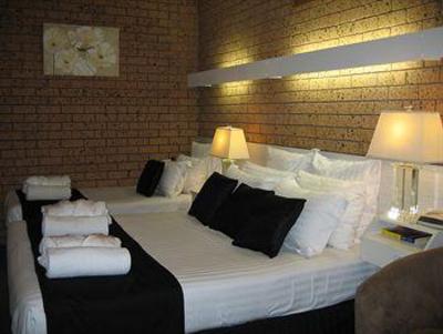 фото отеля Golden Harvest Motor Inn