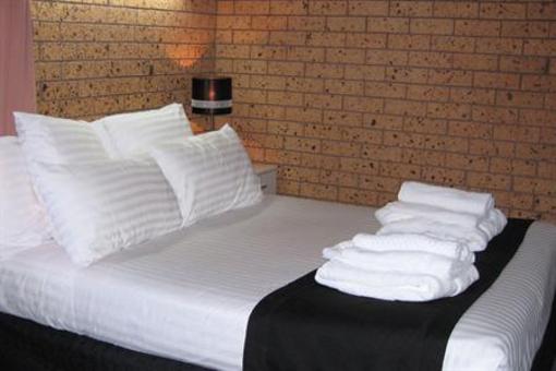 фото отеля Golden Harvest Motor Inn