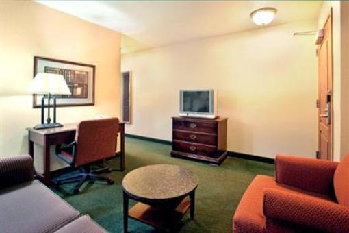 фото отеля Holiday Inn Milwaukee Airport