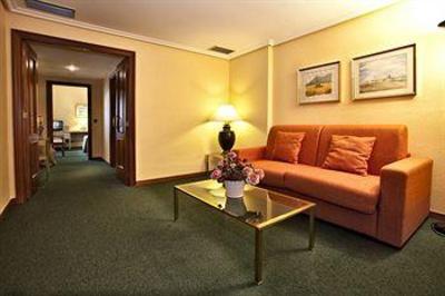 фото отеля Europa Centro Hotel Magaz de Pisuerga