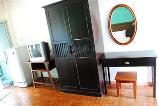 фото отеля Sutus Court 5