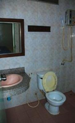 фото отеля Sutus Court 5