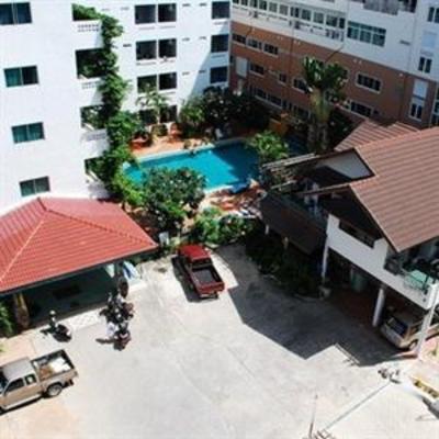 фото отеля Sutus Court 5