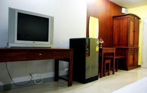 фото отеля Sutus Court 5