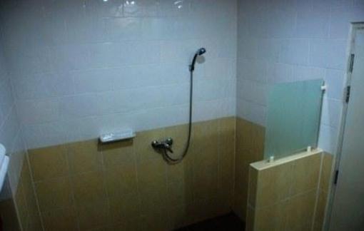 фото отеля Sutus Court 5
