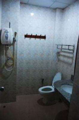 фото отеля Sutus Court 5
