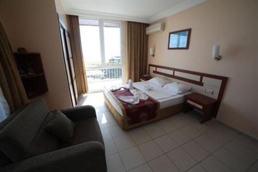 фото отеля Yali Hotel