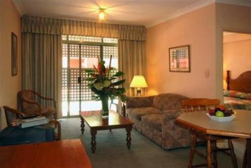 фото отеля Belmore All Suite Hotel