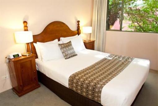 фото отеля Belmore All Suite Hotel