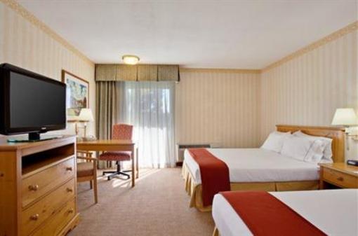 фото отеля Holiday Inn Express Camarillo