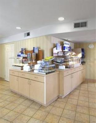 фото отеля Holiday Inn Express Camarillo
