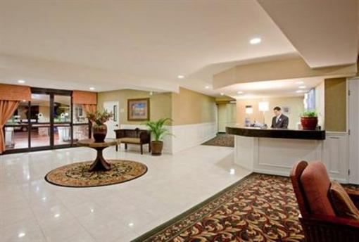 фото отеля Holiday Inn Express Camarillo