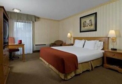 фото отеля Holiday Inn Express Camarillo