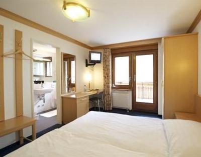 фото отеля Hotel Alpenrose Zermatt