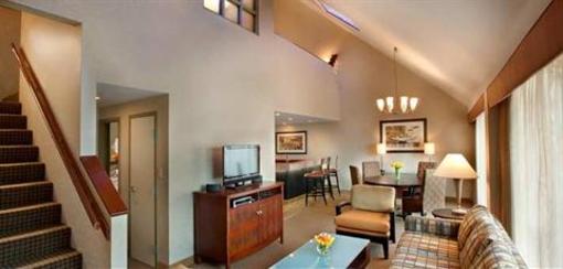 фото отеля Embassy Suites Hotel Indianapolis Downtown