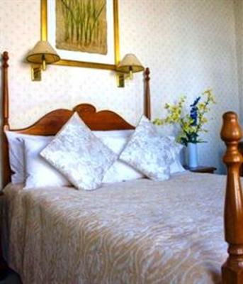 фото отеля 17 Wilmington Square Guest House Eastbourne