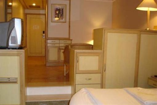 фото отеля Lotus Suites Mumbai