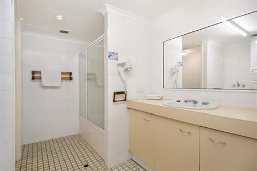 фото отеля Northwind Beachfront Holiday Apartments
