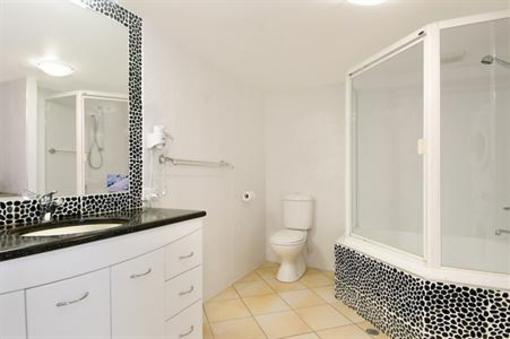 фото отеля Northwind Beachfront Holiday Apartments