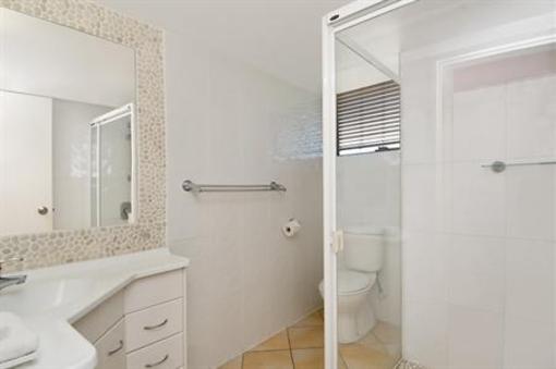 фото отеля Northwind Beachfront Holiday Apartments
