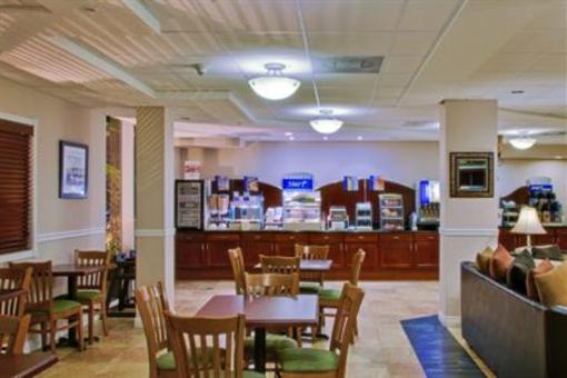 фото отеля Holiday Inn Express Hotel & Suites MetroCentre