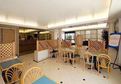 фото отеля Comfort Inn & Suites Sea-Tac Airport