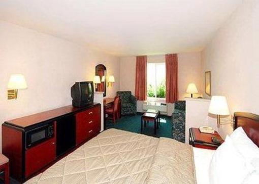 фото отеля Comfort Inn & Suites Sea-Tac Airport
