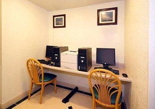 фото отеля Comfort Inn & Suites Sea-Tac Airport