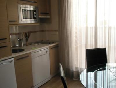 фото отеля Apartamentos Salvia 4 Madrid